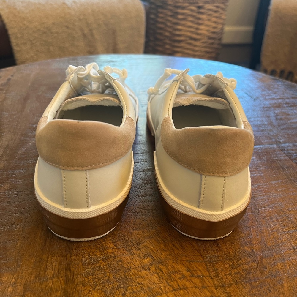 Dolce Vita Zina Court Sneaker - Picture 3 of 4